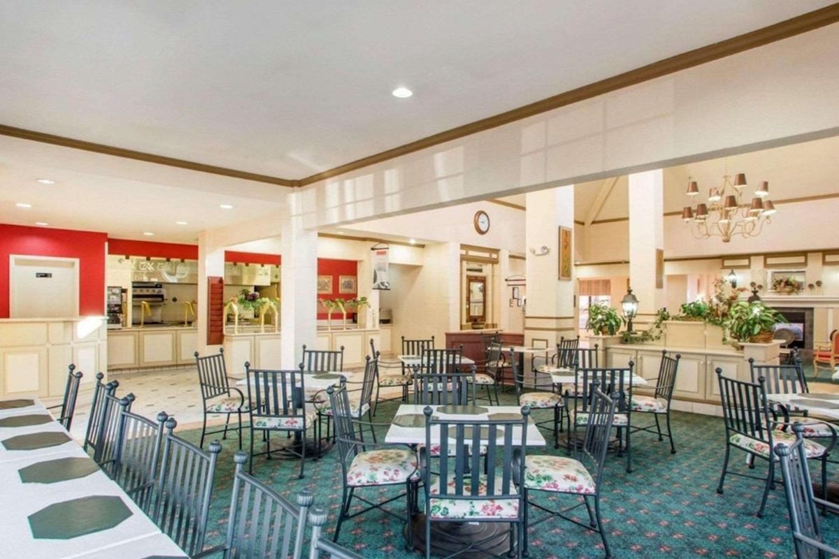 La Quinta Inn & Suites By Wyndham סאות' הולנד מראה חיצוני תמונה