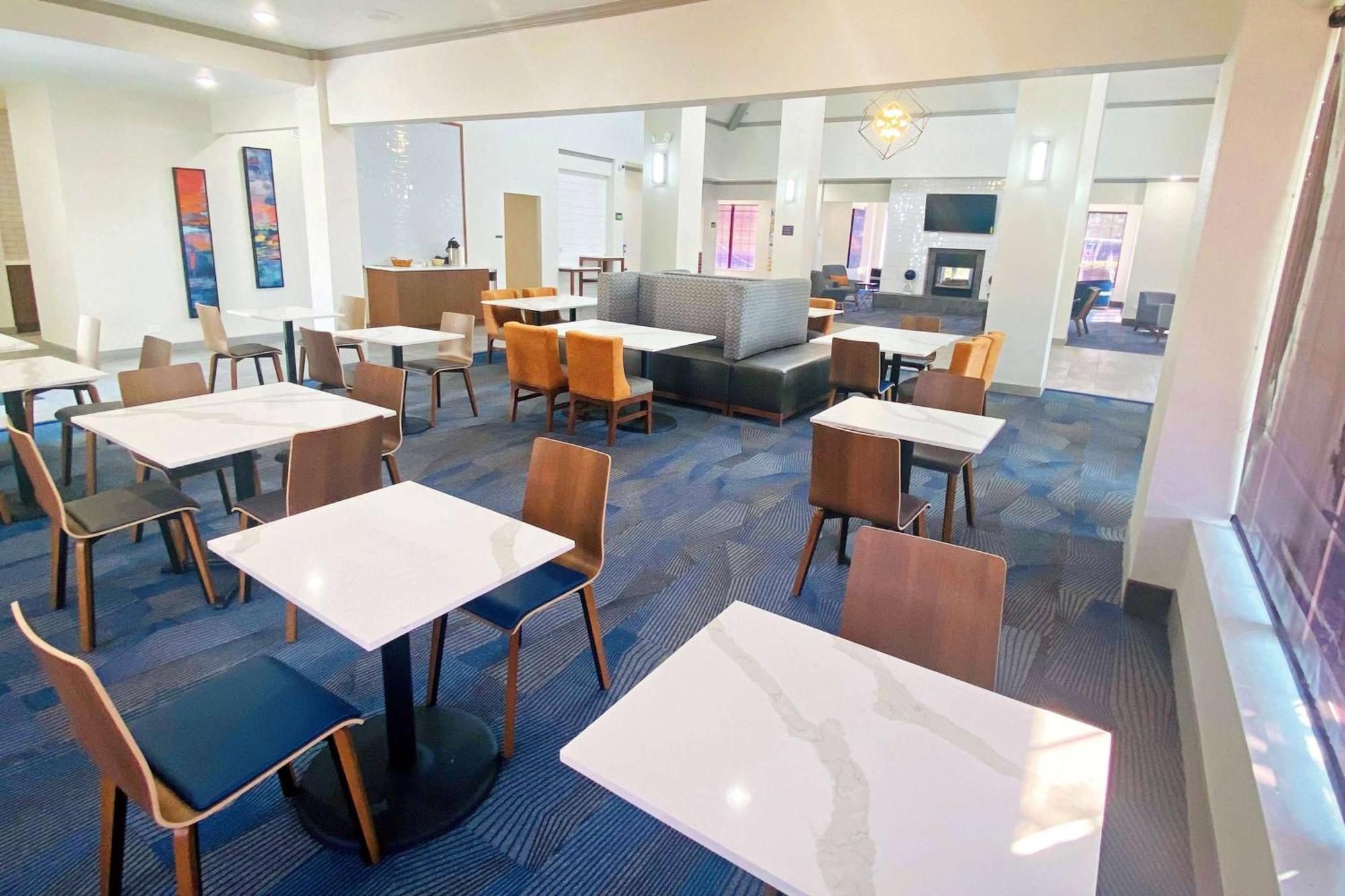La Quinta Inn & Suites By Wyndham סאות' הולנד מראה חיצוני תמונה